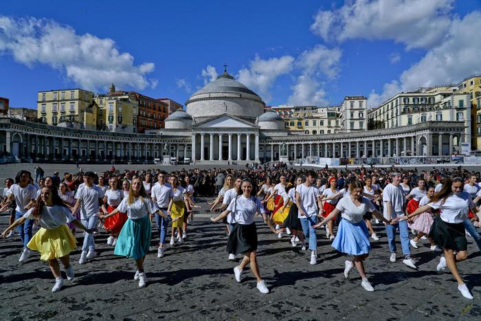 Teatro: San Carlo in piazza dedica flash mob a Gershwin
